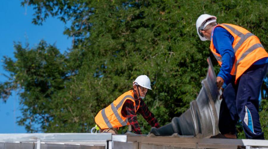 Professional gutter cleaning in Turlock, CA